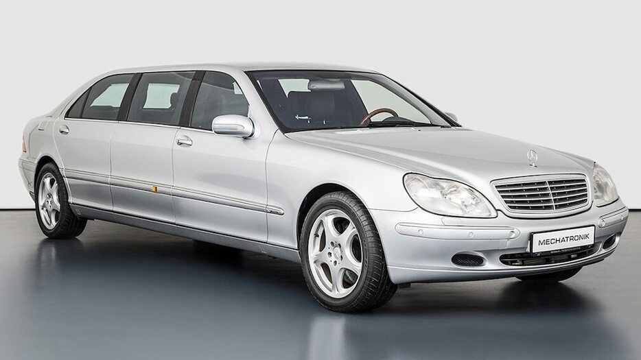 「メルセデス・ベンツ W220 S600 プルマン（Mercedes-Benz W220 S600 Pullman）」は、AMGが開発したVIP用ストレッチリムジン。