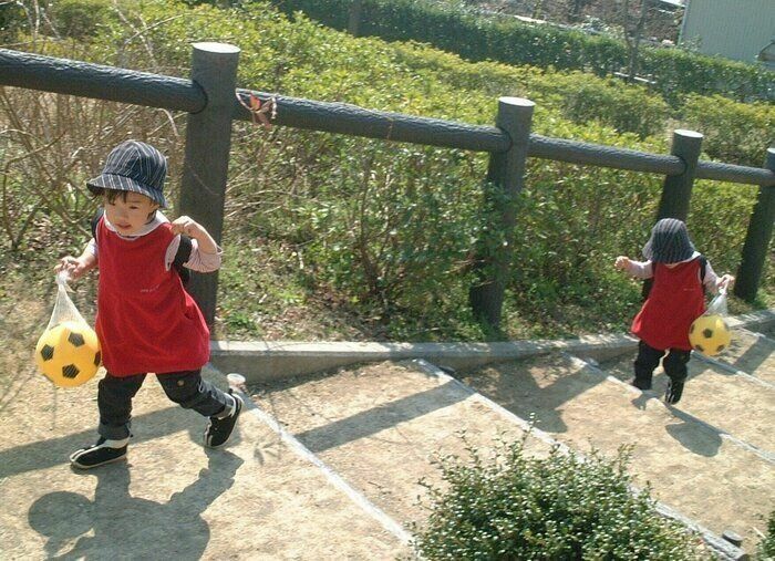 2歳7カ月のころ。平日の昼間は市内のいろんな公園へ遊びに。