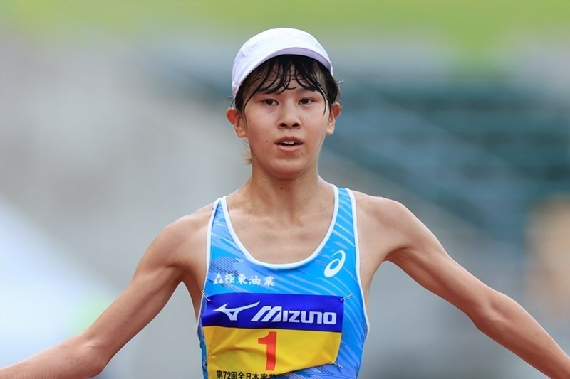 全日本実業団女子10000m競歩で優勝した下岡仁美