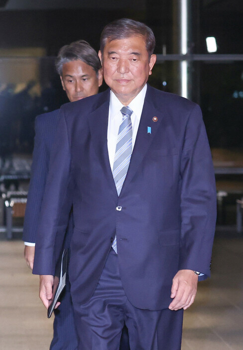 自民、公明両党の党首会談を終えた石破茂首相＝９日午後、首相官邸