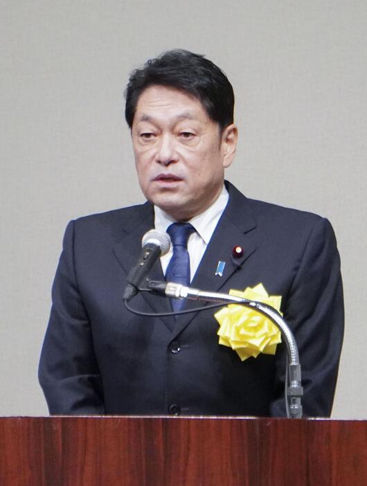 憲法改正推進派の集会であいさつする自民党の小野寺政調会長＝24日午後、東京都内