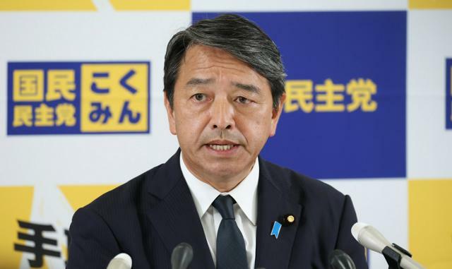 公明党の西田実仁幹事長らとの会談後、定例記者会見に臨む国民民主党の榛葉賀津也幹事長=2024年11月1日午後1時39分、国会内、岩下毅撮影