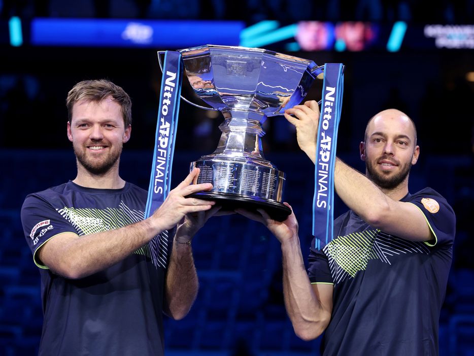 「Nitto ATPファイナルズ」（イタリア・トリノ）の男子ダブルスで優勝を飾ったケビン・クラウィーツ（ドイツ／左）とティム・プッツ（ドイツ）（Getty Images）