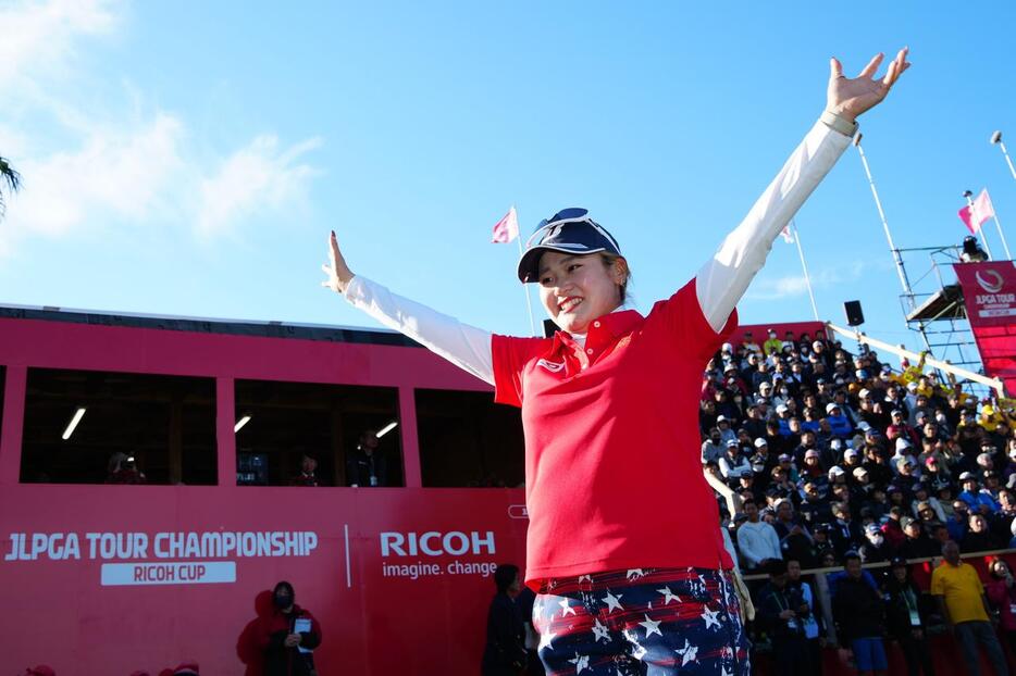 今季3勝目をメジャー初制覇で飾った桑木志帆（写真/岡沢裕行）