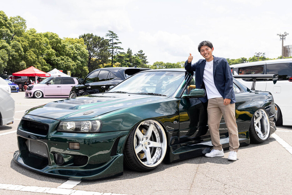 2000年式日産 ER34型 スカイラインとオーナーの山本潤弥さん