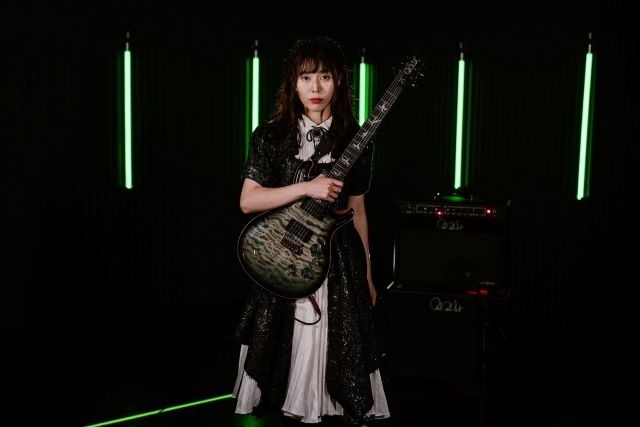 BAND-MAIDのKANAMI、日本人初となる快挙達成　PRSシグネチャー・モデル・ギターのリリースが決定