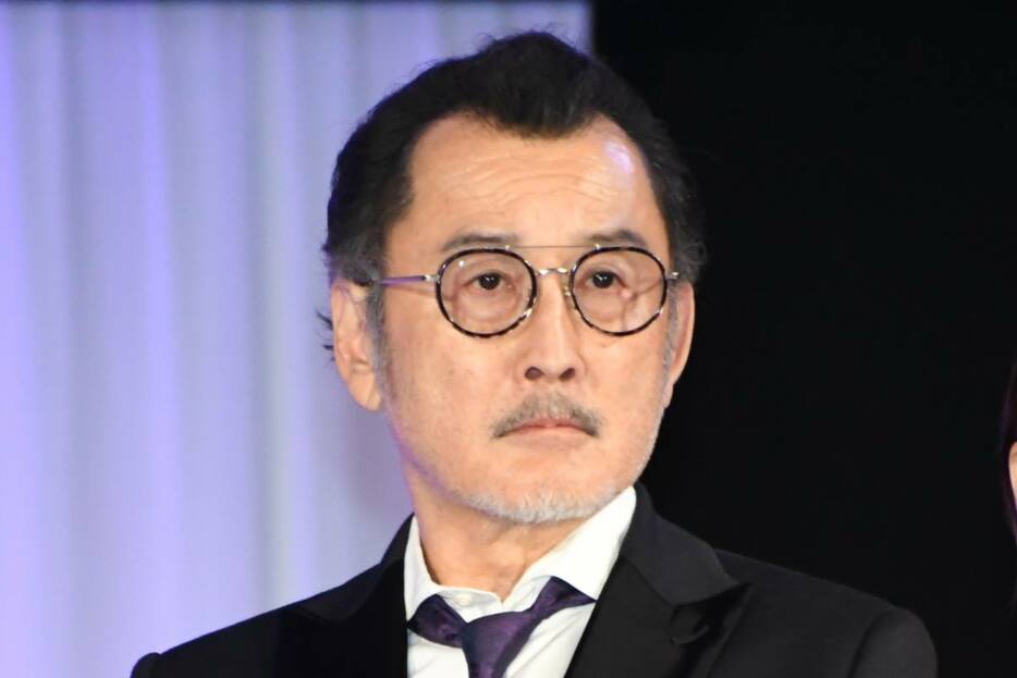 吉田鋼太郎