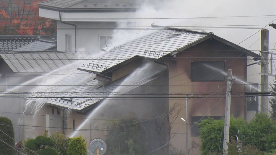 消火活動（16日・箕輪町）