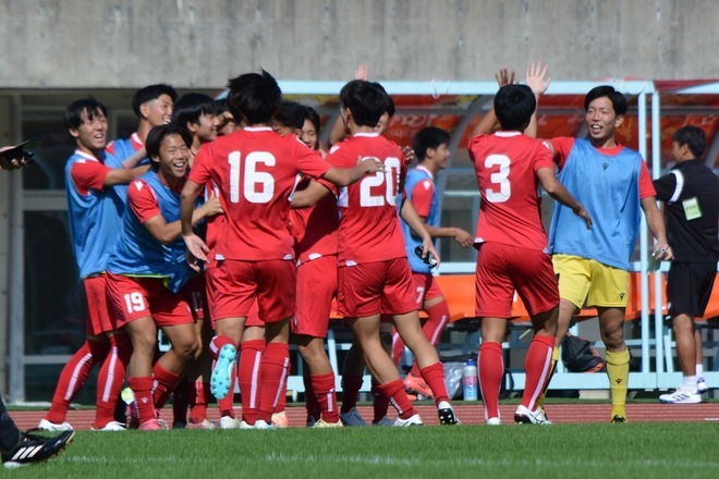 昨年12月に新体制に移行した東福岡。復活を期すべく、選手権予選決勝へ臨む。写真：松尾祐希