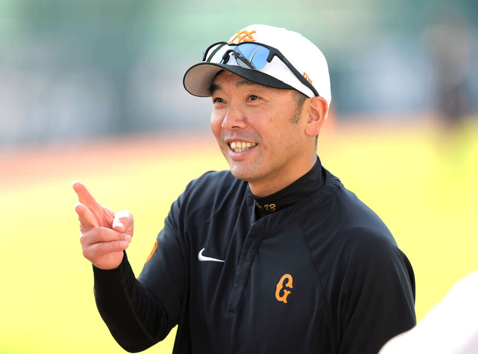 井上に続く若手の成長に期待する阿部監督。園田と千葉に熱い視線を送った（カメラ・相川　和寛）