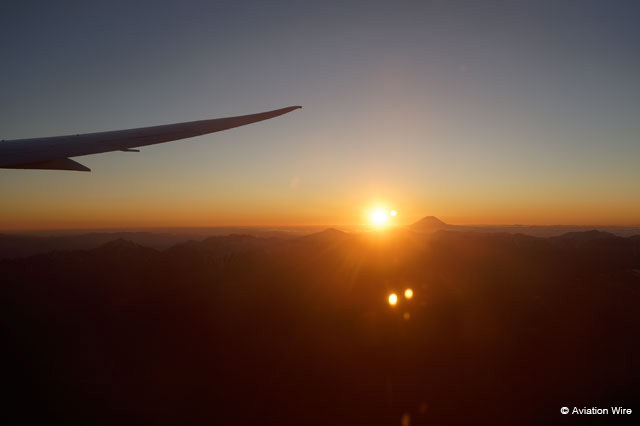 ANAの初日の出フライトNH2020便から見た初日の出と富士山＝20年1月1日 PHOTO: Tadayuki YOSHIKAWA/Aviation Wire