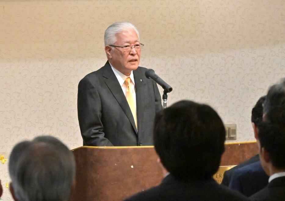 前日祭であいさつする小川春樹市長=日立市幸町