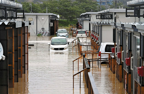 大雨で浸水した仮設住宅（９月２２日、石川県輪島市で）