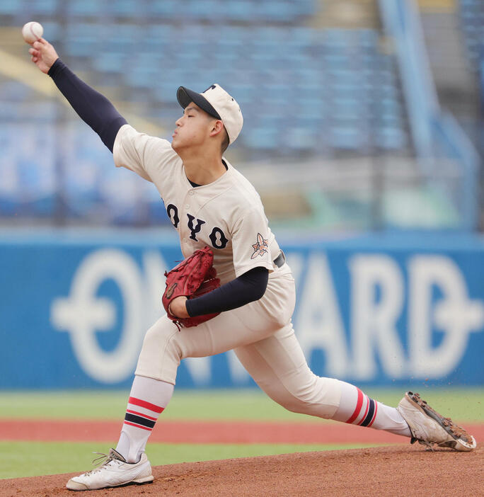 聖光学院対東洋大姫路　聖光学院対東洋大姫路　東洋大姫路・先発の阪下（撮影・野上伸悟）