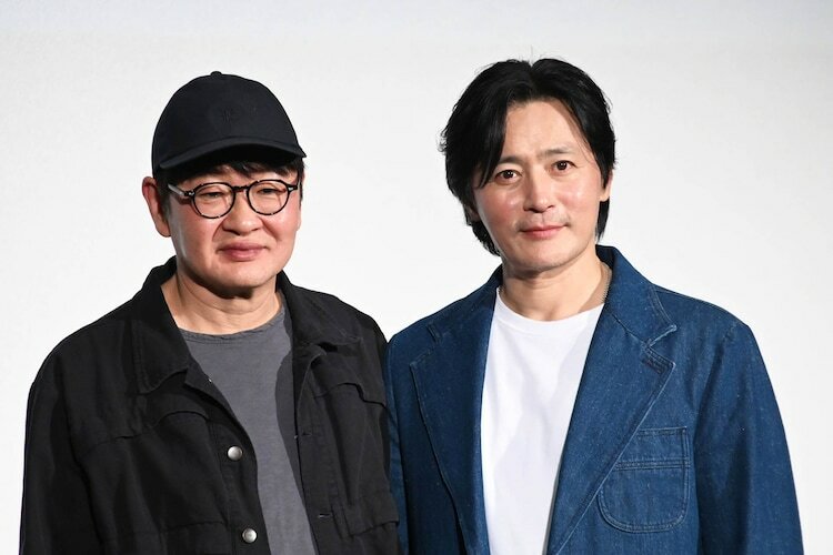 「満ち足りた家族」ジャパンプレミアの様子。左からホ・ジノ、チャン・ドンゴン