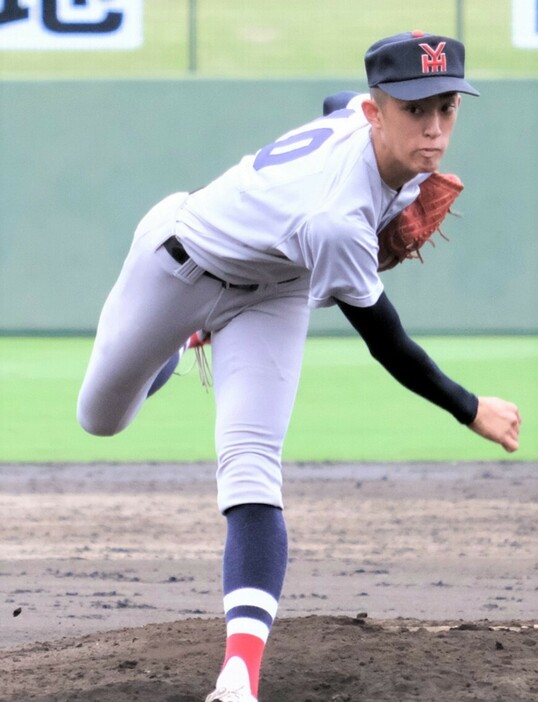 横浜・織田翔希投手（1年）は秋季関東大会・東農大二戦で9回2安打完封勝利