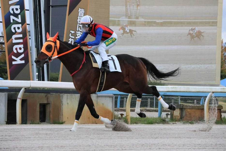 金沢競馬7Rで1着となった吉原寛人（石川県競馬事業局提供）