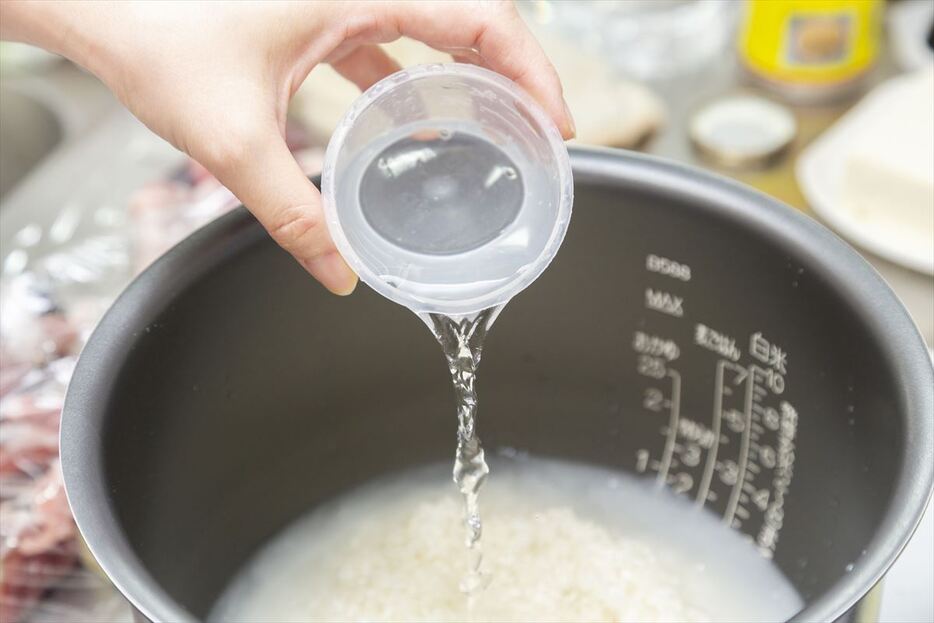 炊飯時の水は、水道水とミネラルウオーターどちらがおいしくなる？