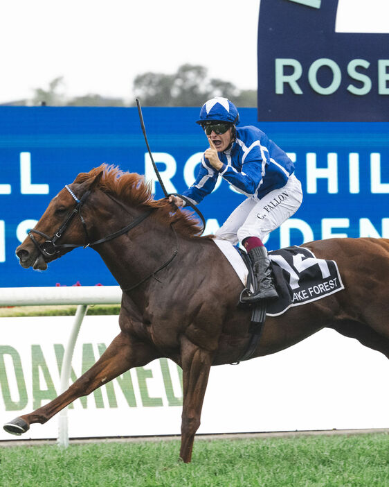 ゴールデンイーグル・レイクフォレストとC.ファロン騎手 (C)AUSTRALIAN TURF CLUB