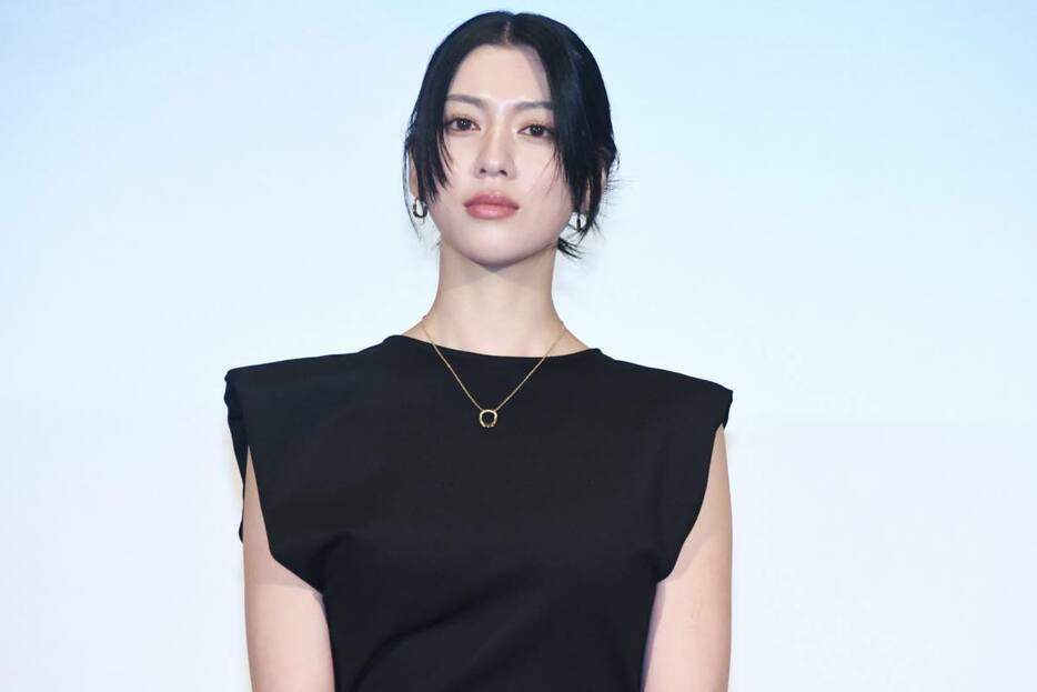 三吉彩花