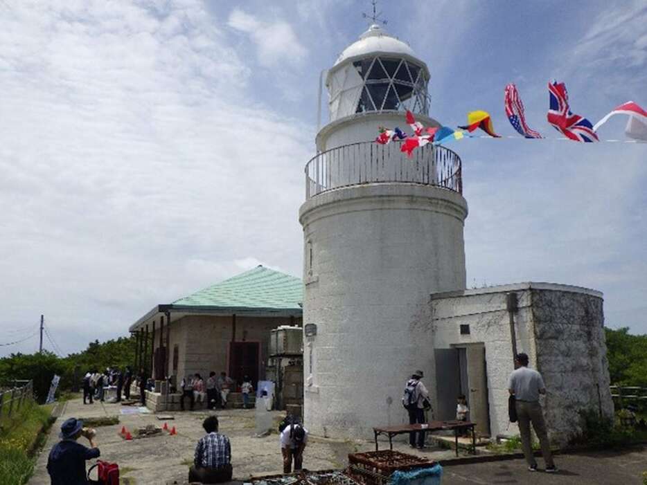 一般公開される友ケ島灯台（和歌山海上保安部提供）