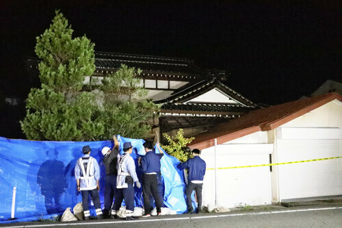 阿部さんが殺害された住宅（９月２５日午後７時３５分、山形県三川町横山で）＝柏このか撮影