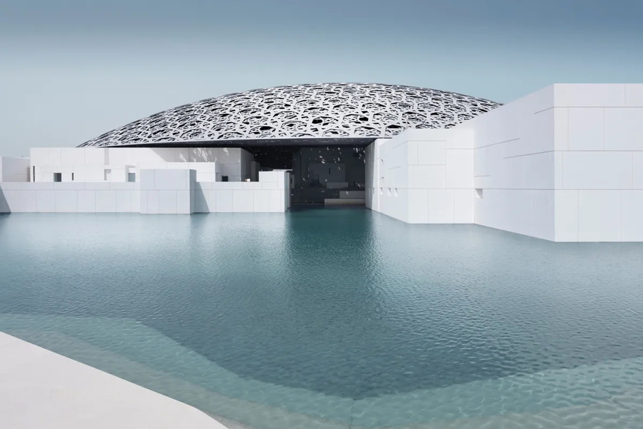 ルーブル・アブダビの外観。Photo: © Louvre Abu Dhabi, Mohamed Somji