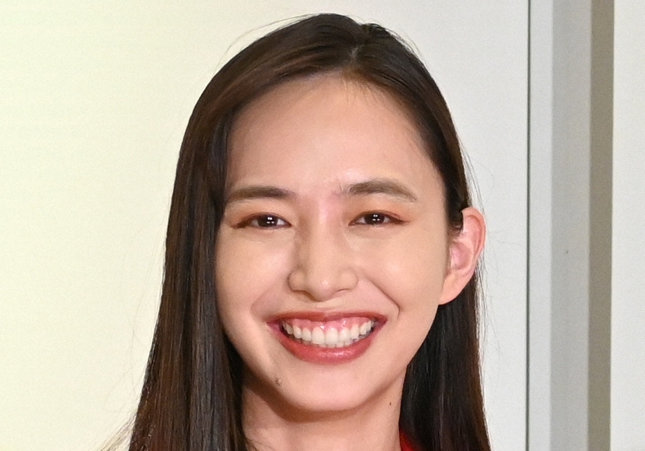 井桁弘恵