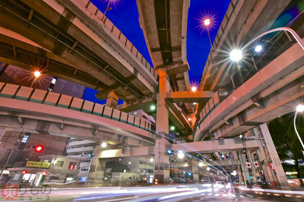 箱崎JCT。本線の下層にある箱崎ロータリーの信号機が撤去される（画像：写真AC）。