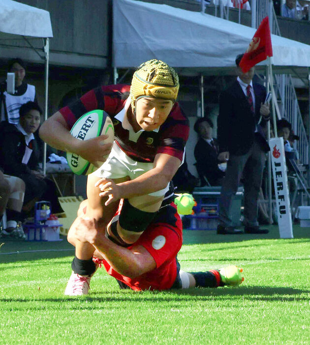 帝京大戦でトライを決める早大・田中（カメラ・大谷　翔太）