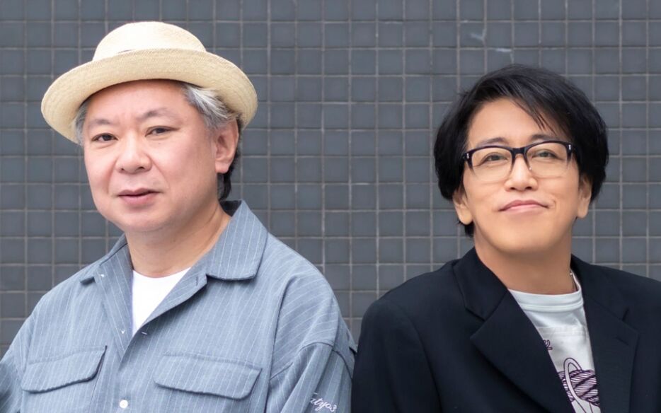 鈴木おさむさんと岡村靖幸さん　©文藝春秋