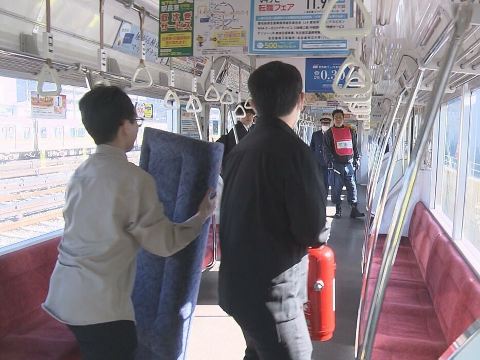 実際の車両を使って行われた訓練