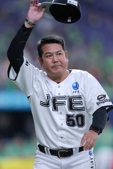 【JFE西日本－JR北海道硬式野球クラブ】JFE西日本の内田聡監督＝京セラドーム大阪で2024年11月1日、長澤凜太郎撮影