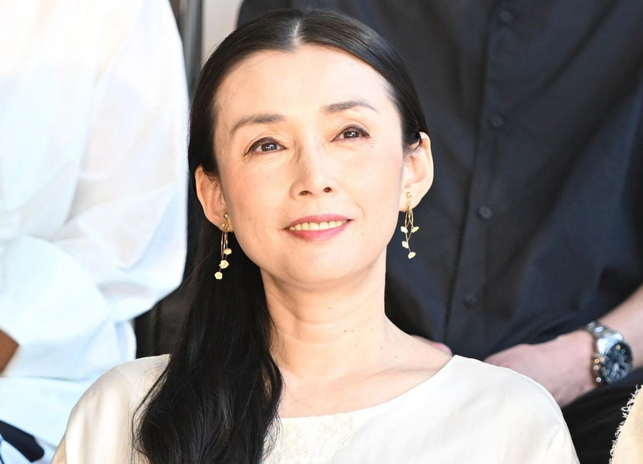 　中嶋朋子