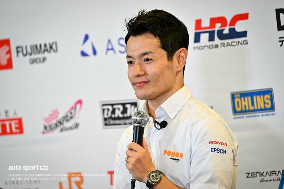 11月8日、鈴鹿サーキットで『SUPER FORMULA引退会⾒』を行った山本尚貴