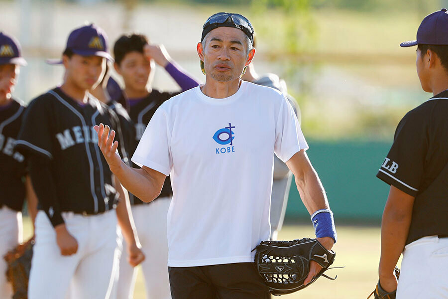 愛工大名電高野球部を指導するイチロー氏【写真：代表撮影】