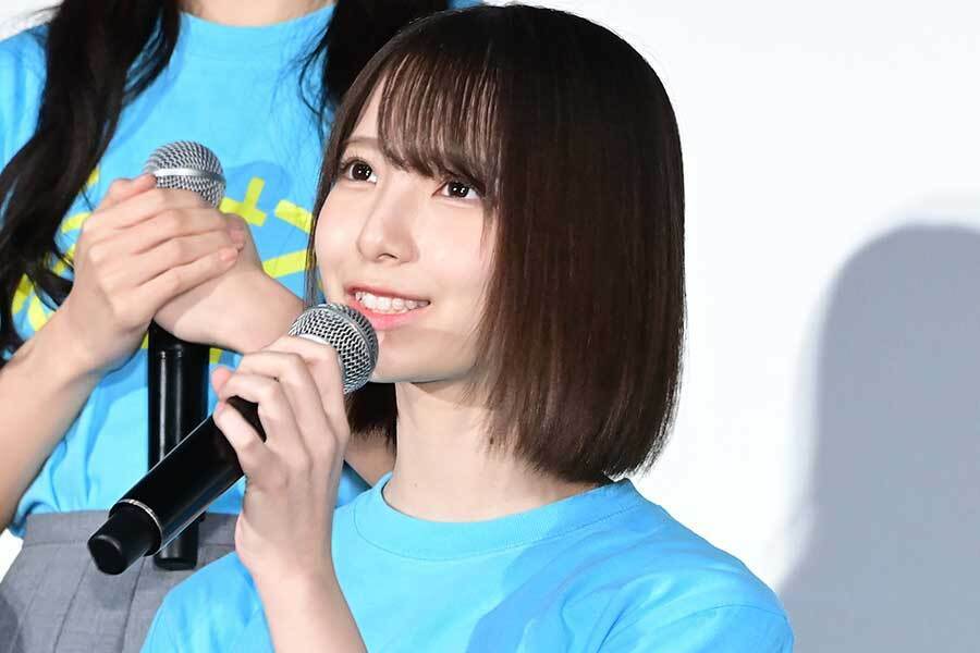 舞台あいさつに参加した日向坂46の渡辺莉奈【写真：ENCOUNT編集部】