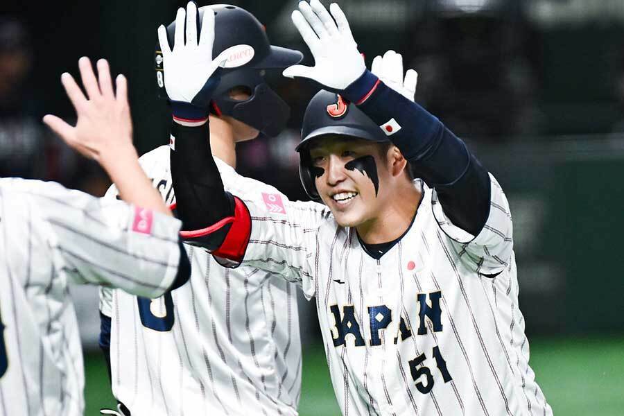 本塁打を放った侍ジャパン・小園海斗【写真：中戸川知世】