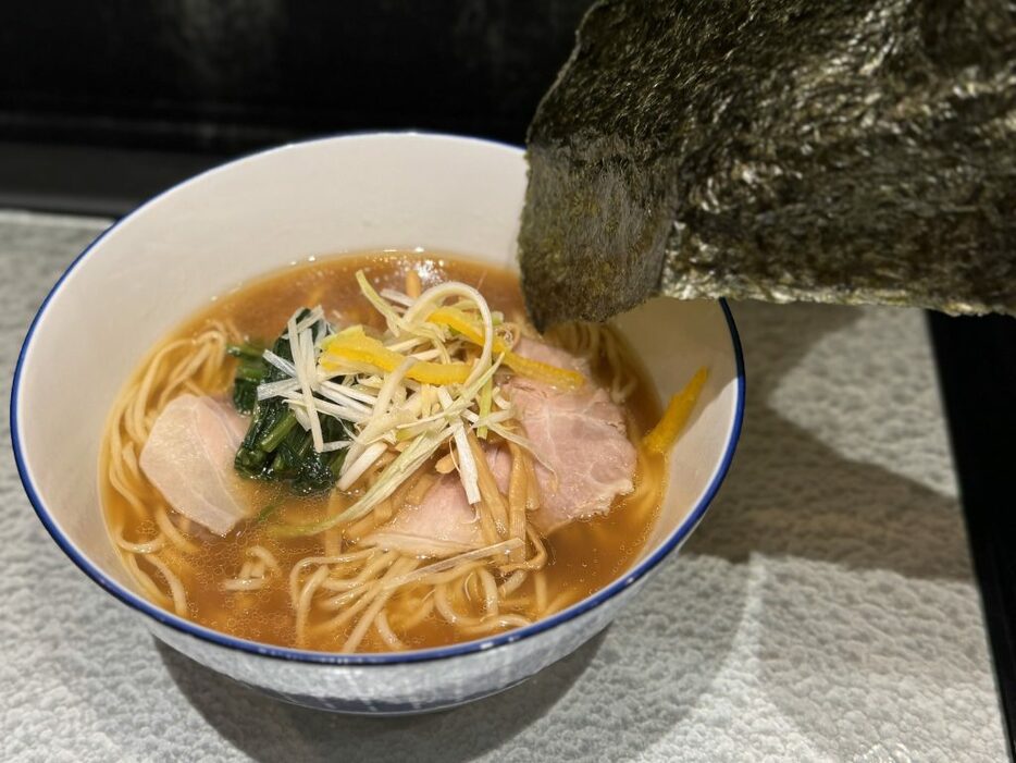 海苔を外すとおいしそうなラーメンが