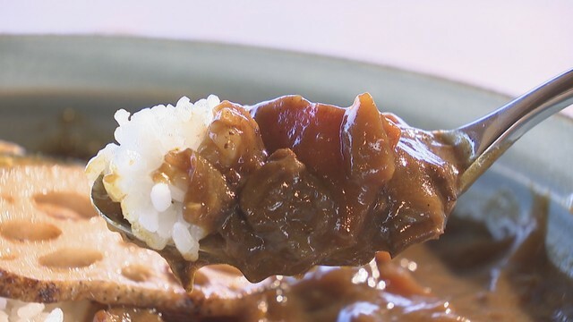 牛すじカレー（サラダ付き）　1200円