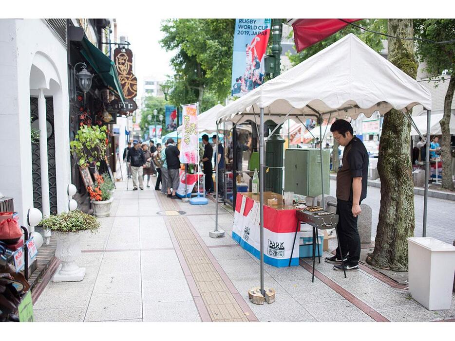 パーク壱番街通りの歩道でイベントを開催（写真提供＝パーク壱番街商店会）