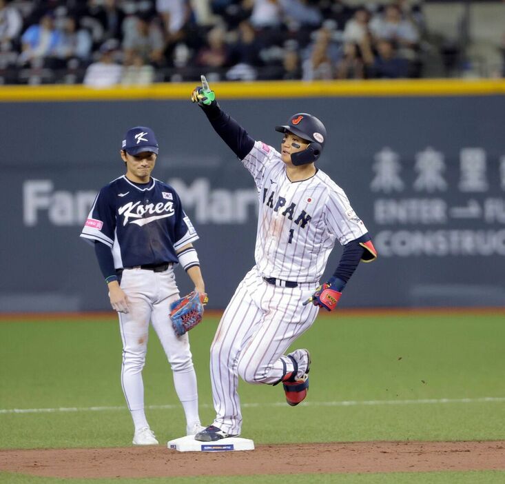 ７回１死一塁、左中間に２ラン本塁打を放った森下翔太（カメラ・上村　尚平）