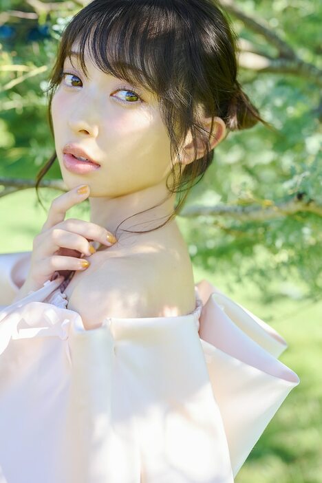 辻野かなみ（超ときめき♡宣伝部）1st写真集「Kanami Tsujino」通常版の裏表紙。