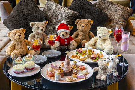 「Heartfelt Christmas Afternoon Tea～with Steiff～」のイメージ。テディベア付き1名11,500円～（税込・サ別）。2名からの予約制。※テディベアは1名につき1体、タグ等の変更や完売の場合あり。テディベアなしプラ…