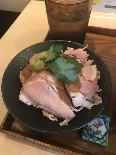 三元豚ローストポーク丼