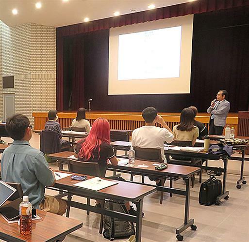 専門家が創業に役立つ基礎知識などを紹介した