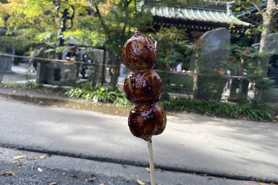 道中のおススメは「くるみ味噌味の三福だんご」