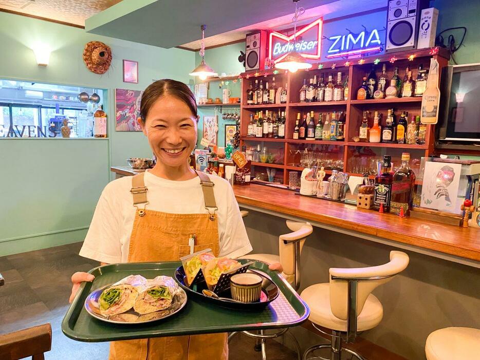 「気軽に立ち寄ってもらえる店にしたい」と話す店主の清水真由さん