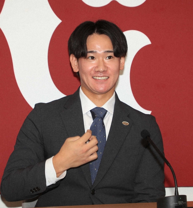 年俸5倍アップで更改した井上（撮影・西川祐介）