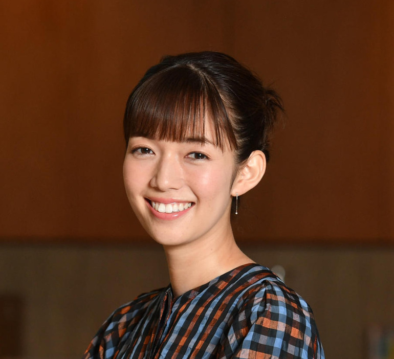 佐藤栞里（2021年撮影）